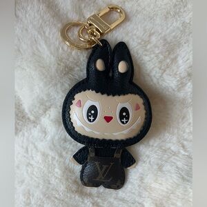 Labubu keycharm